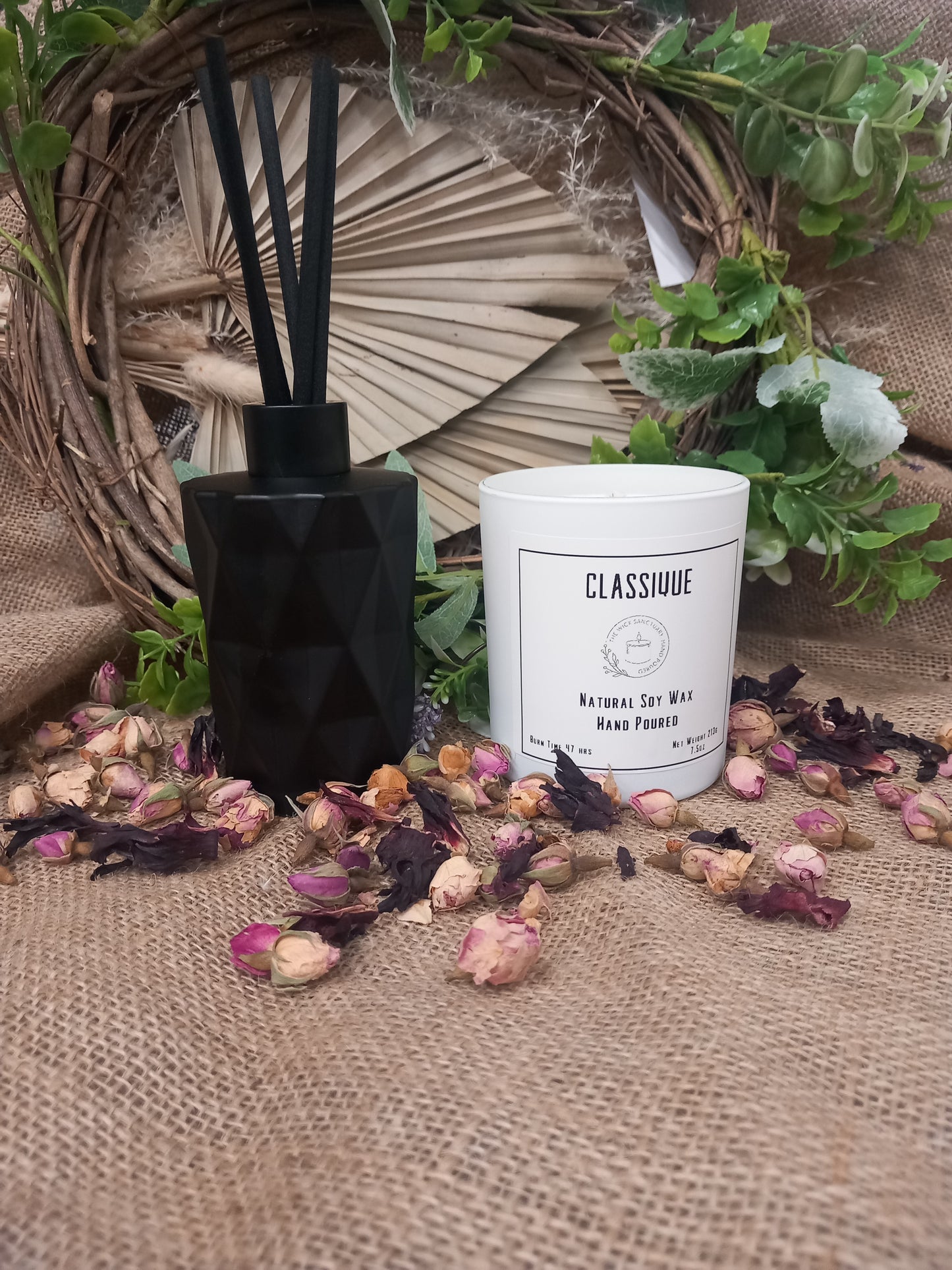 Luxurious Mother's Day Gift Box - Classique Candle and Reed Diffuser