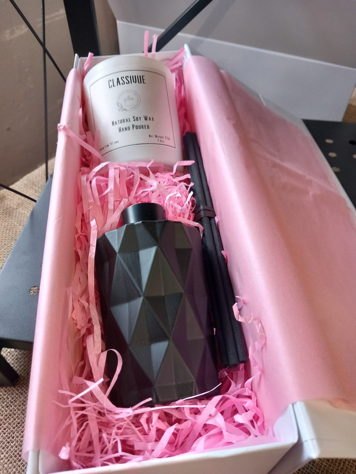 Luxurious Mother's Day Gift Box - Classique Candle and Reed Diffuser