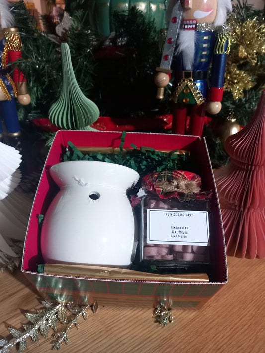 Gift Box Gingerbread wax melts, burner and tea lights